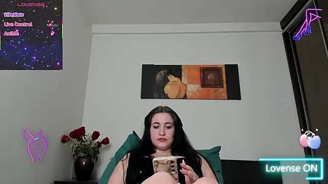 GoldenLunaa webcam