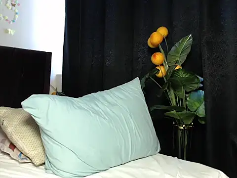 curvy_zara