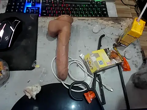 AshantTsiBigCock webcam