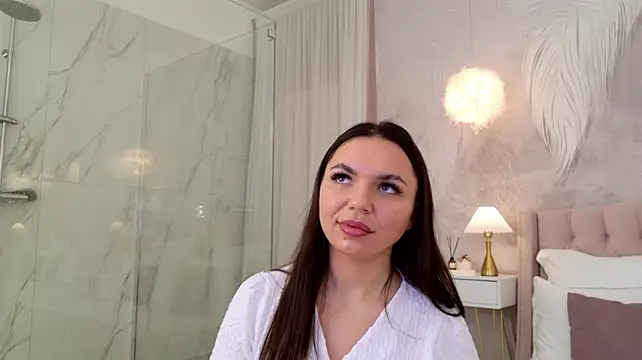 CamillaLarson webcam