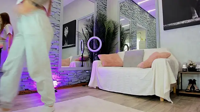 Reina_Cummings webcam