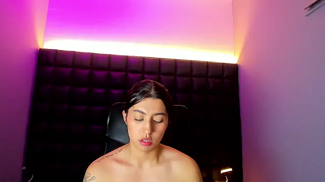 VeronicaCream_ webcam
