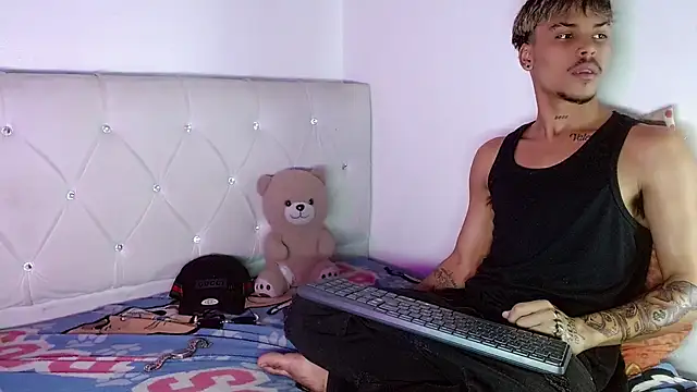 Angel_foxc13 webcam
