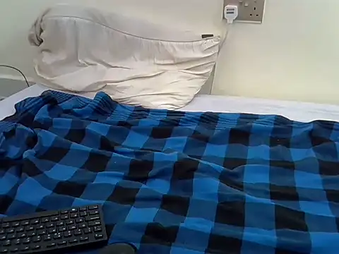 creamy_val webcam