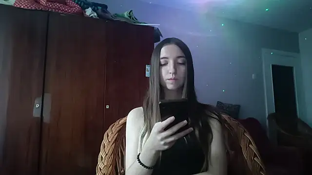 WynonaFarhat live cam preview