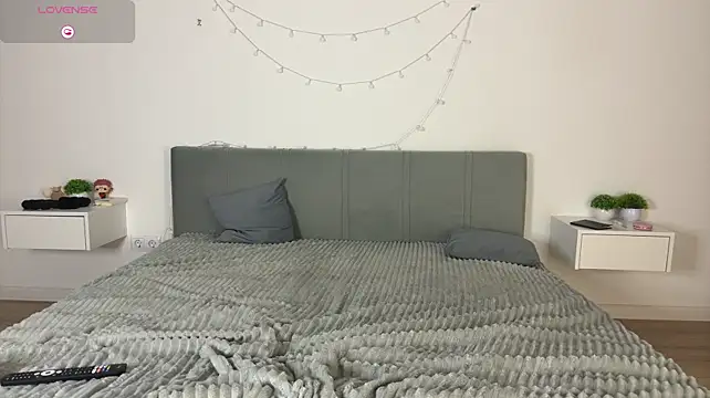 meowchaa live cam preview