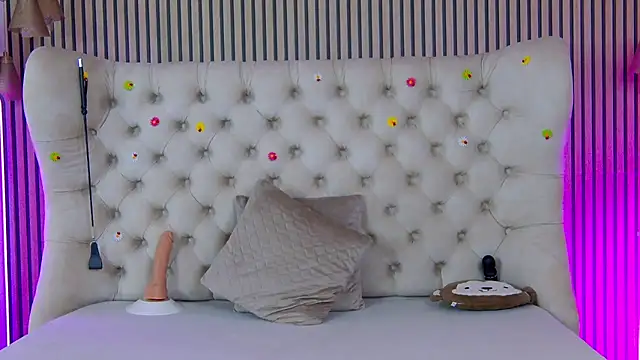 PlayfulShow webcam