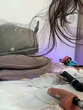 IamSteph13 webcam