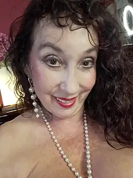 GypsyEsmeralda webcam