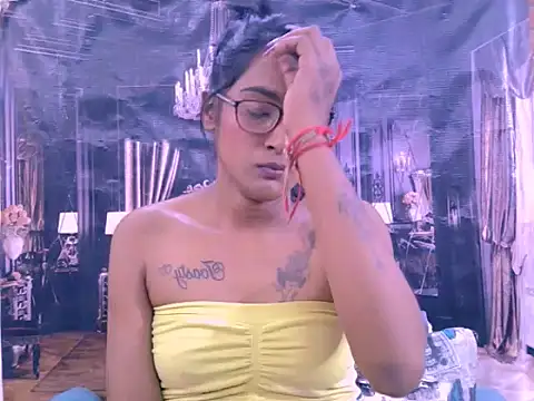 IndianRebel4u2Luv webcam