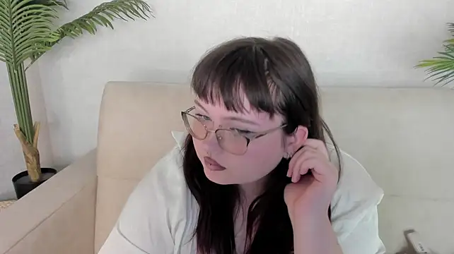 Niki_Glow webcam