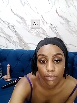 queen-chocolatexxx webcam