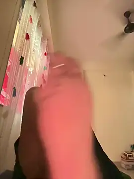 Kira105xxx webcam
