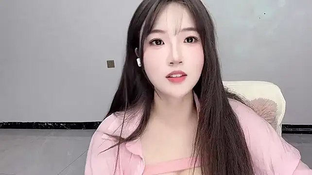 Lucy_8858 webcam
