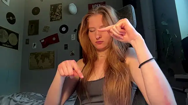 EllyCerry webcam
