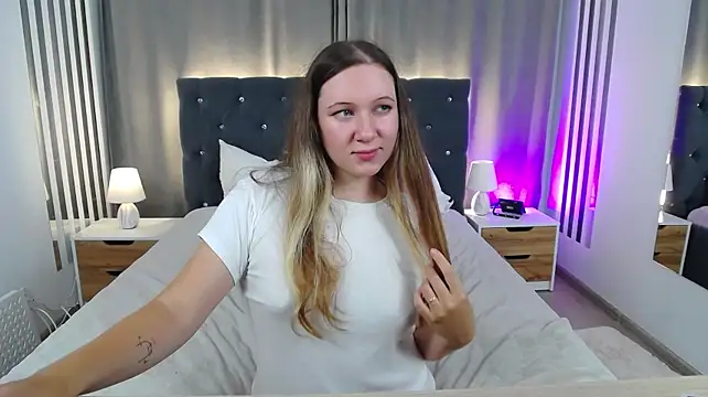 AliceBrook_ webcam
