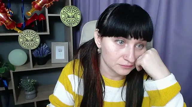NinaFlawlees webcam