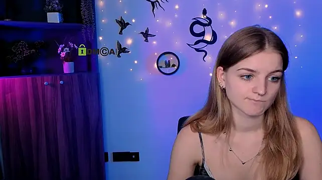 lisa_dark_ webcam