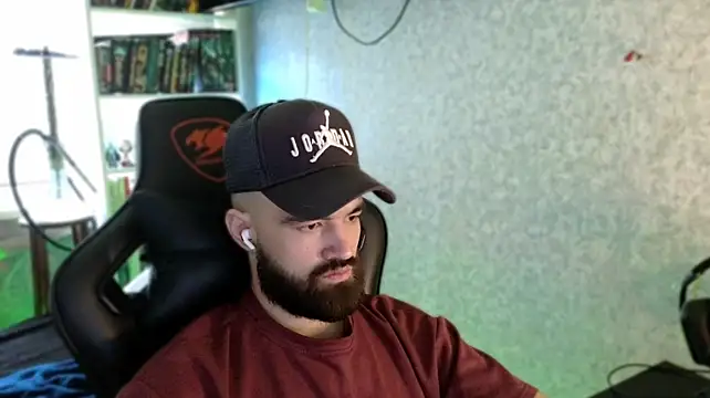 _Serious_Man webcam
