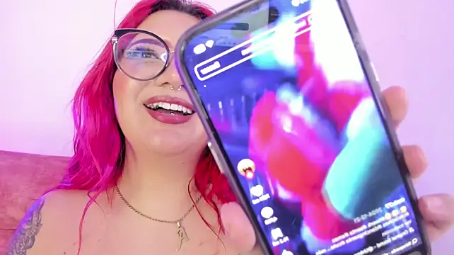 MelannyCurvy webcam