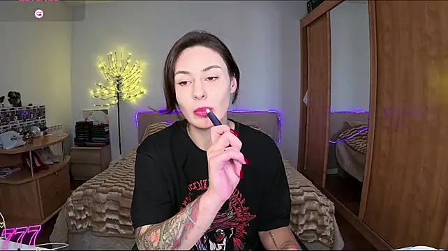 LilCamomile webcam