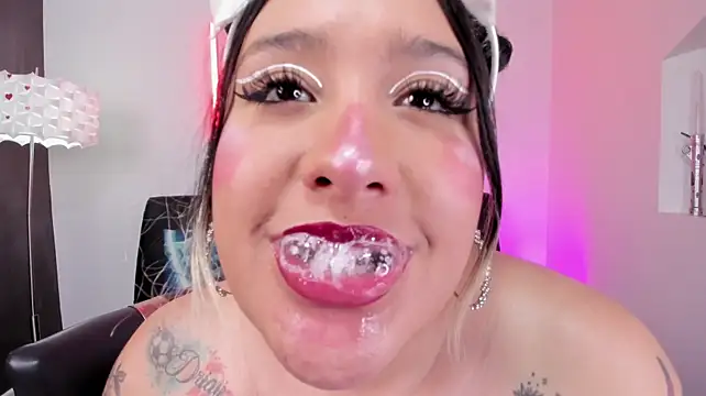 miss_danika webcam
