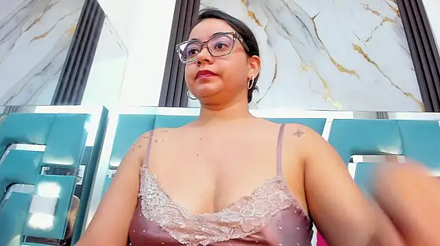 miilaklum live cam on StripChat