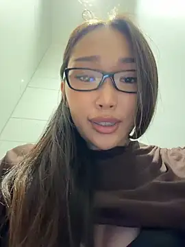 trytomakememoam webcam