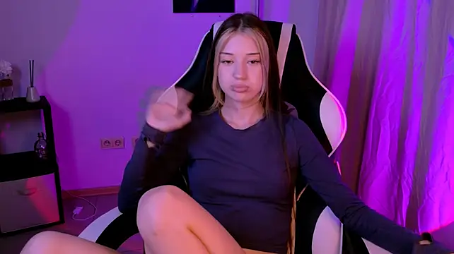 KiraKittyy_ webcam