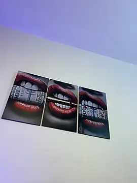 downsonMia webcam