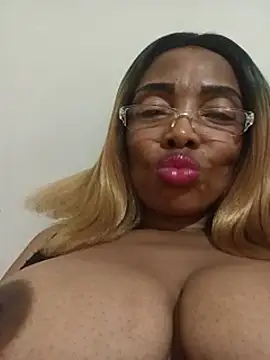 SEXYMOANSXX webcam