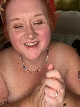 BustyRedxx