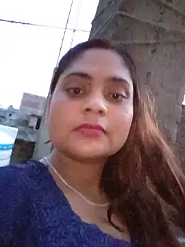 Aanushka webcam