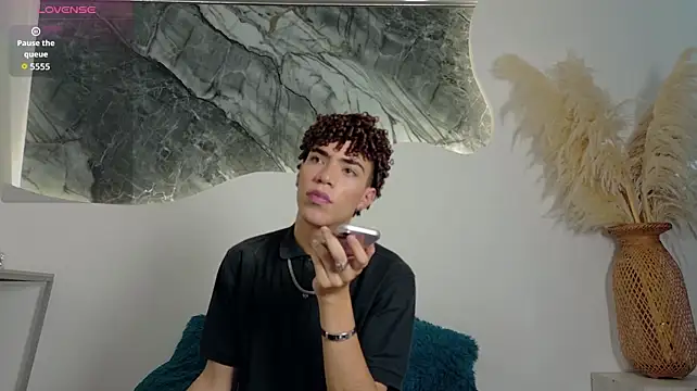 Monyel_Blake webcam