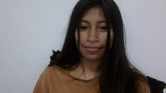 Pocahontas_Honey webcam