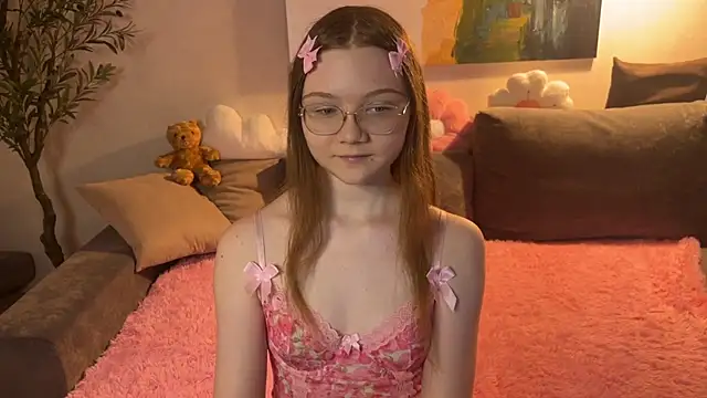Lola_luminarcc live cam preview