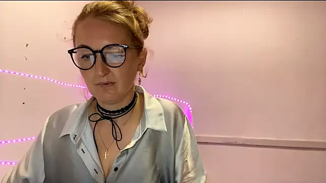 Golden_Fairy_566 webcam