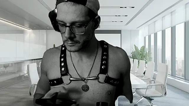 MasterDaddyCool webcam