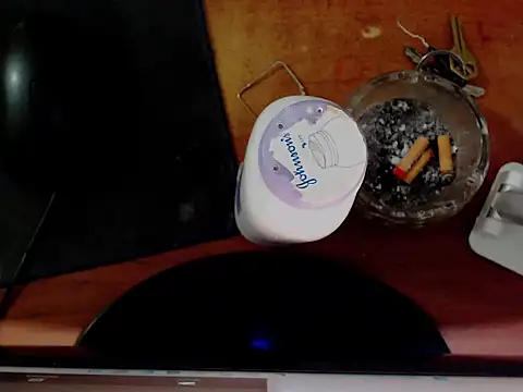 XwildCUcumberX webcam