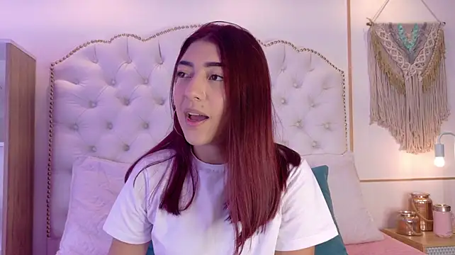 AriaStonne webcam