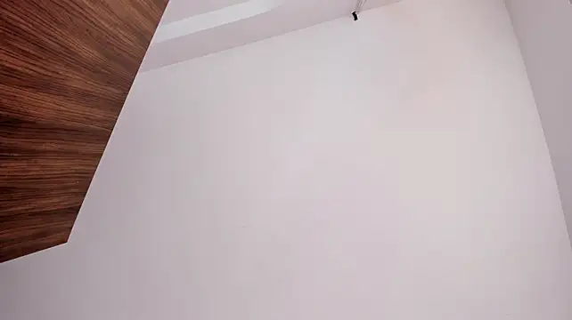 NiaConnors_