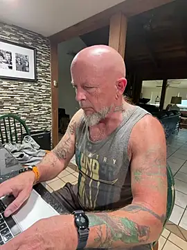 FitFloridaDaddy webcam