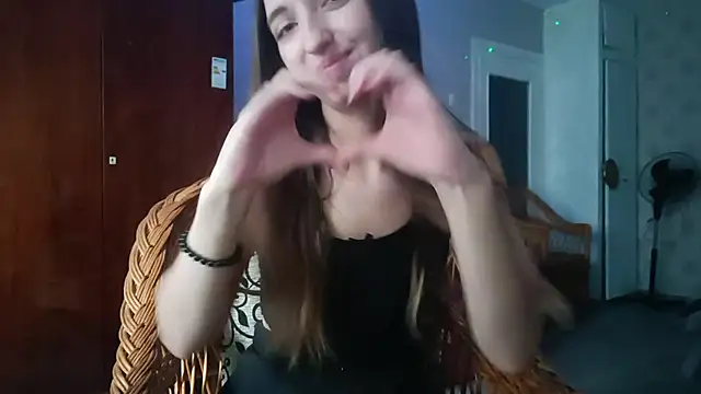 WynonaFarhat webcam