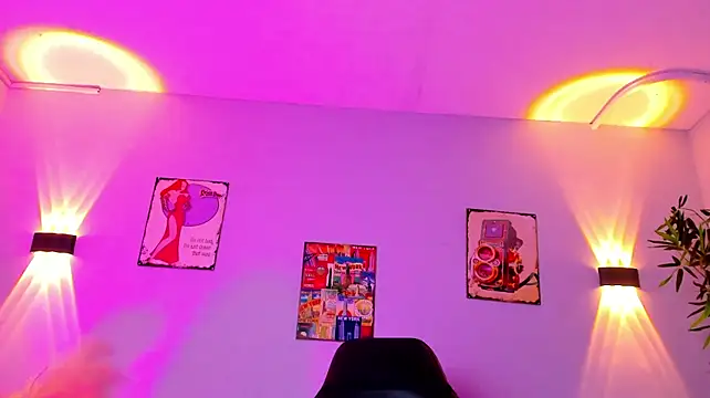 Seraphine_18 webcam