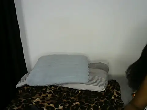 Velvet_Vixenn webcam