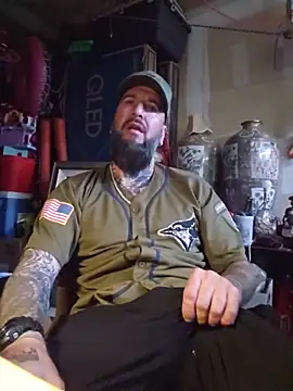 Beardedtattood webcam