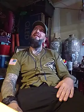 Beardedtattood webcam