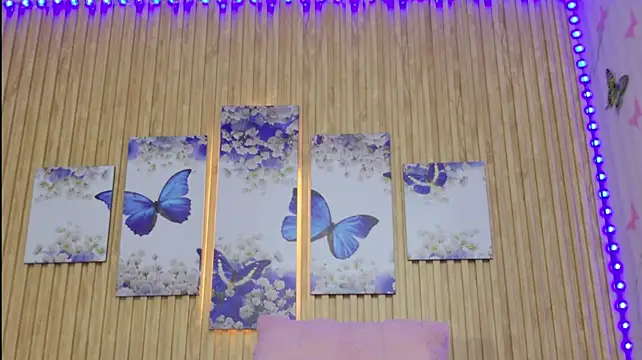 Moonceleste live cam on StripChat