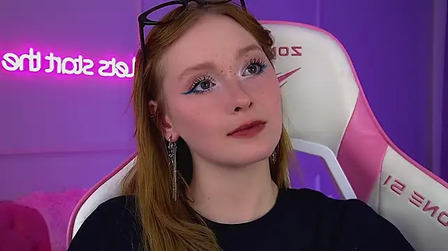 AgataFoxley live cam on StripChat