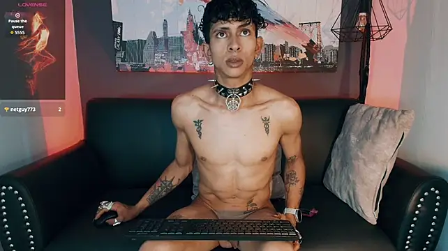 Maximoking26 live cam on StripChat